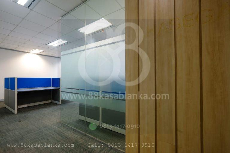 Read more about the article Sewa Kantor 88@Kasablanka Jakarta Selatan Fully Furnished 123 m2 Fitted